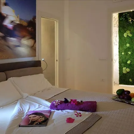 Spacious House In The Heart Of With Terrace Дом отдыха *