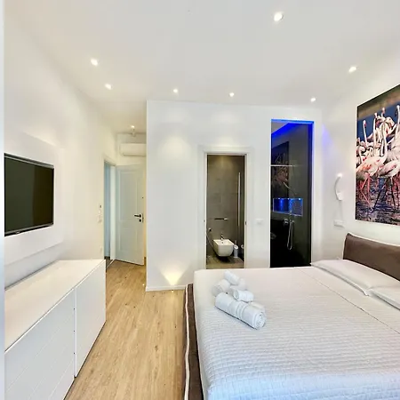 Spacious House In The Heart Of With Terrace Дом отдыха