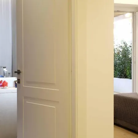 Spacious House In The Heart Of With Terrace Ferienhaus