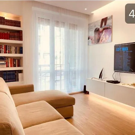 Vakantiehuis Spacious House In The Heart Of With Terrace Cagliari